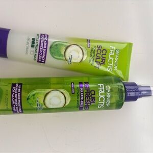 Garnier Fructis Curl Sculpt Cream Gel & Curl Refresher Spray - Green and Purple